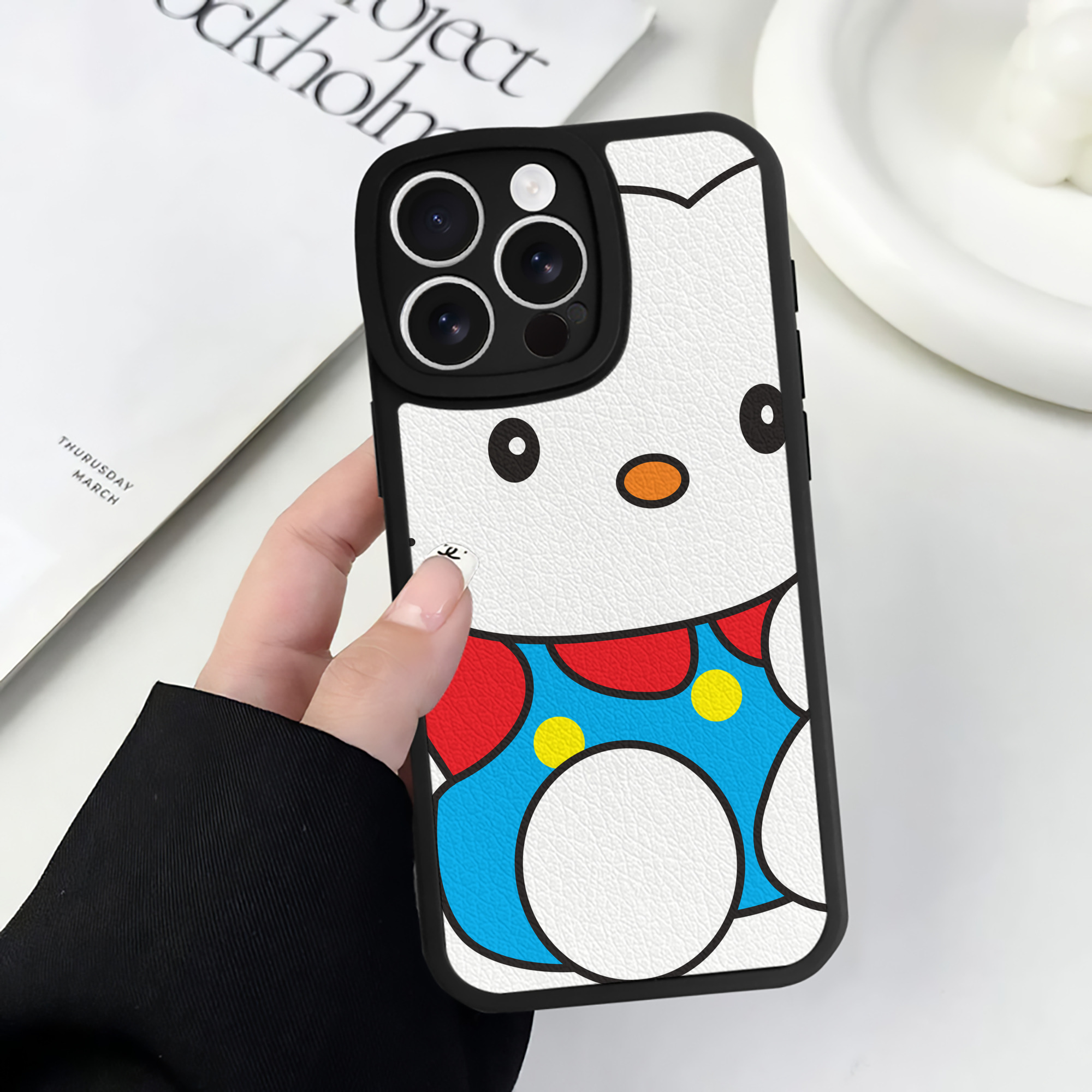 （画像用） Hello Kitty ハローキティ 【iPhone 16シリーズ対応】シリコンスマホケース（レザー調） 材質：シリコン